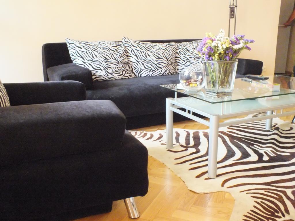 Apartment Zebra